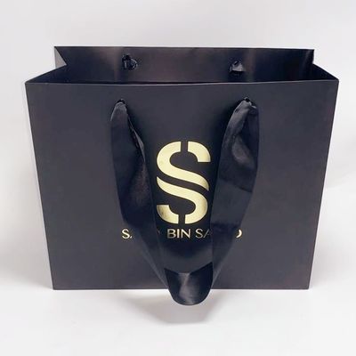 お買い得 絶妙で黒いクラフト紙袋の絹のハンドルの習慣によって印刷されるペーパー買い物袋 オンライン