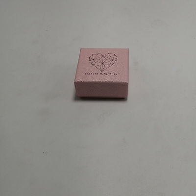 お買い得 宝石類のパッケージの紙箱のピンクの空想の中堅いギフト用の箱の白板 オンライン